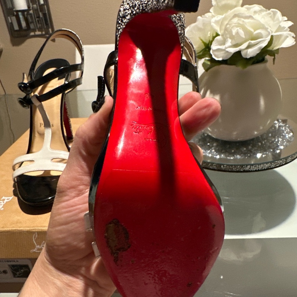 Elegant Black and White Christian louboutin High Heel Sandals - Picture 4 of 7